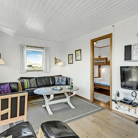 Holiday home Lystlund